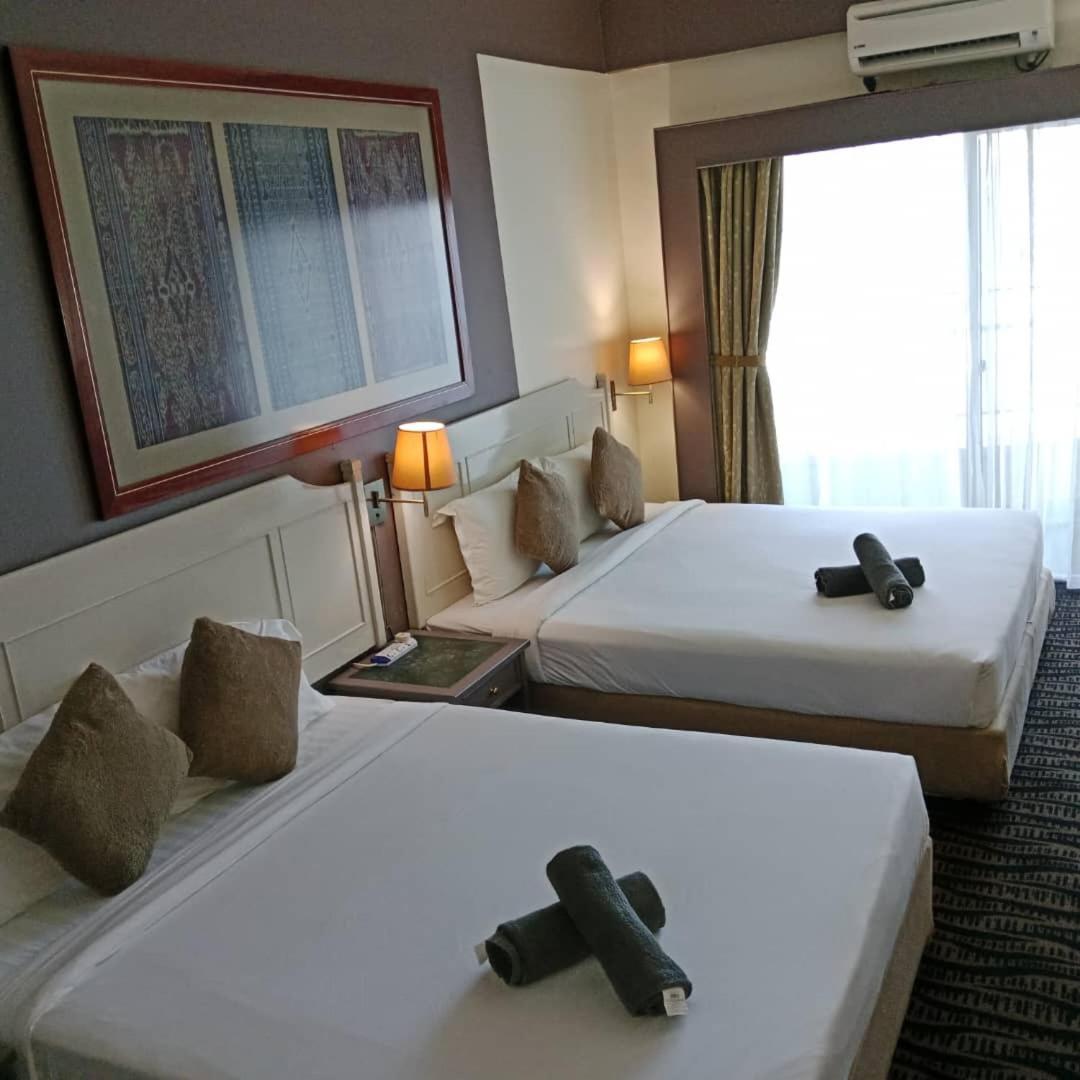 Rainbow Paradise Beachfront Penang Tanjung Bungah  Esterno foto