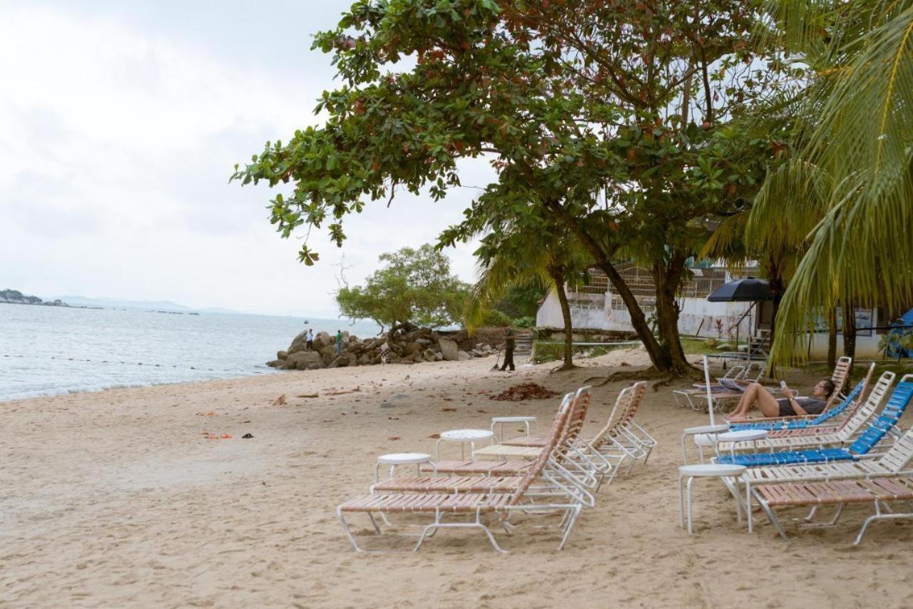 Rainbow Paradise Beachfront Penang Tanjung Bungah  Esterno foto